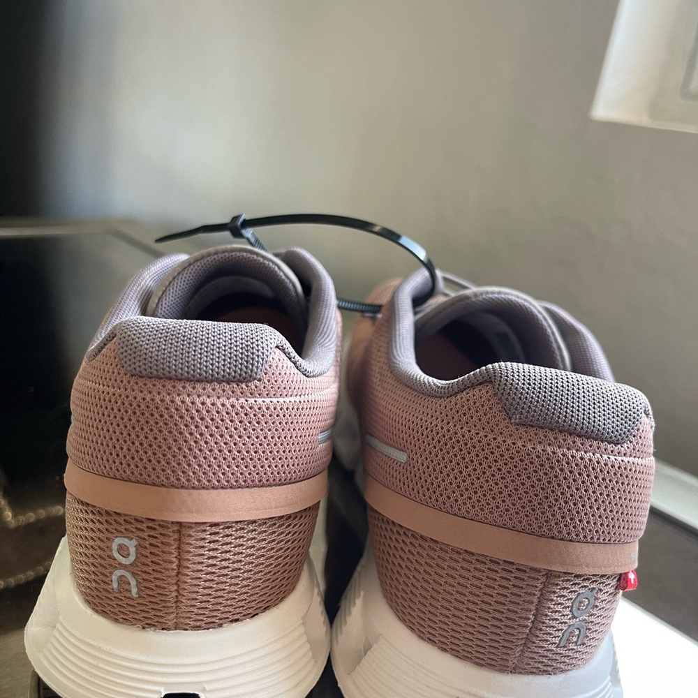 On Running Cloud Sneakers in Mauve and White - Picture 3 of 6